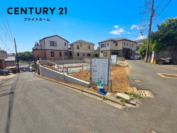 横浜市南区清水ケ丘の新築一戸建の前面道路含む現地写真|周辺環境も合わせてご案内させて頂きます！
お気軽にお問い合わせ下さい！