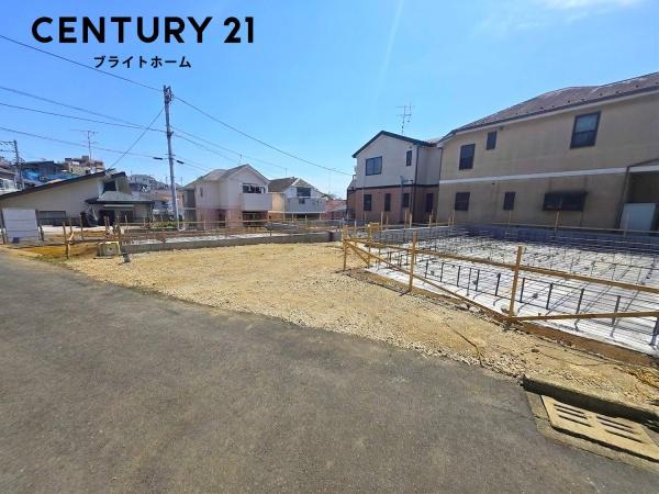 横浜市南区清水ケ丘の新築一戸建の前面道路含む現地写真|閑静な住宅街につき住環境良好です♪