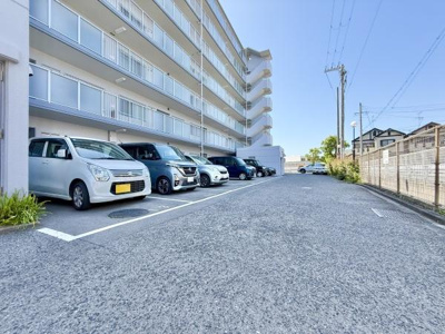 【駐車場】 | ユニハイム北野田 | お車の出し入れも楽々ですね♪現地駐車場部分になります！
