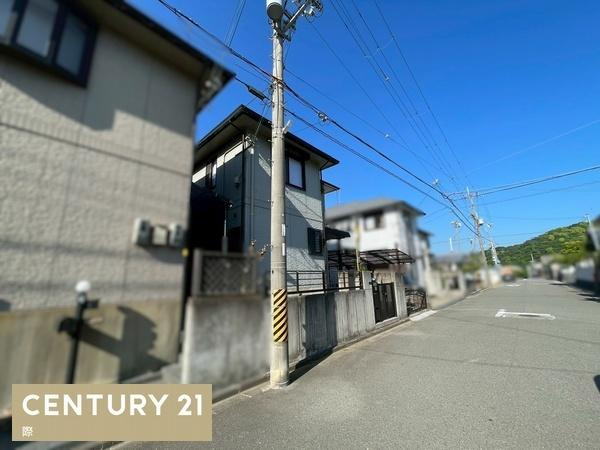 和歌山市六十谷　中古戸建の前面道路含む現地写真