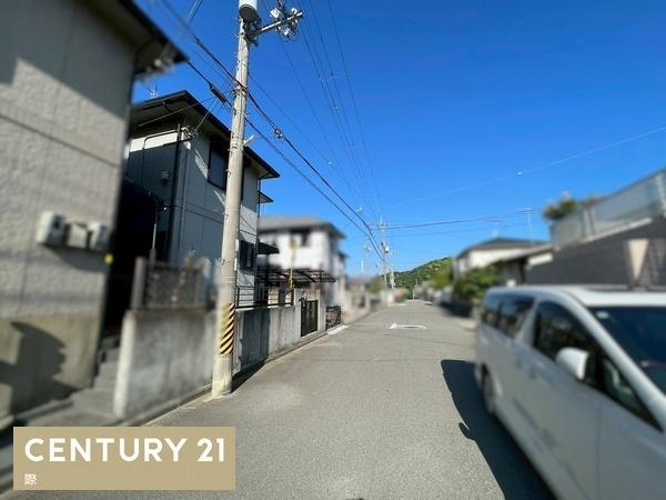 和歌山市六十谷　中古戸建の前面道路含む現地写真