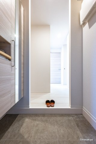 トリシア三輪の玄関|写真は同じ大和ハウス施工のものです。色、仕様は異なります。