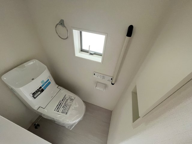 所沢市山口　2号棟のトイレ|【1階トイレ】1階トイレには手すり付きです！
