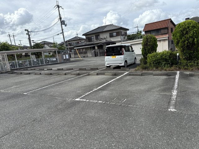 ロゼオ パラッツオの駐車場