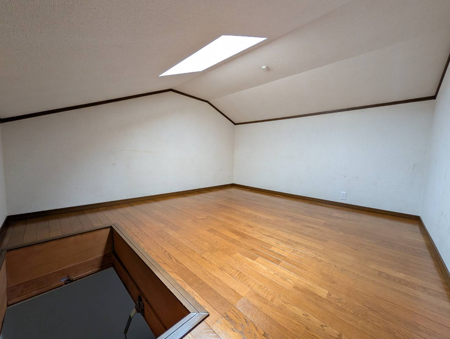 米崎中古戸建の収納|季節物や思い出の品もスッキリ収納。住空間を広く使える嬉しいポイントです。