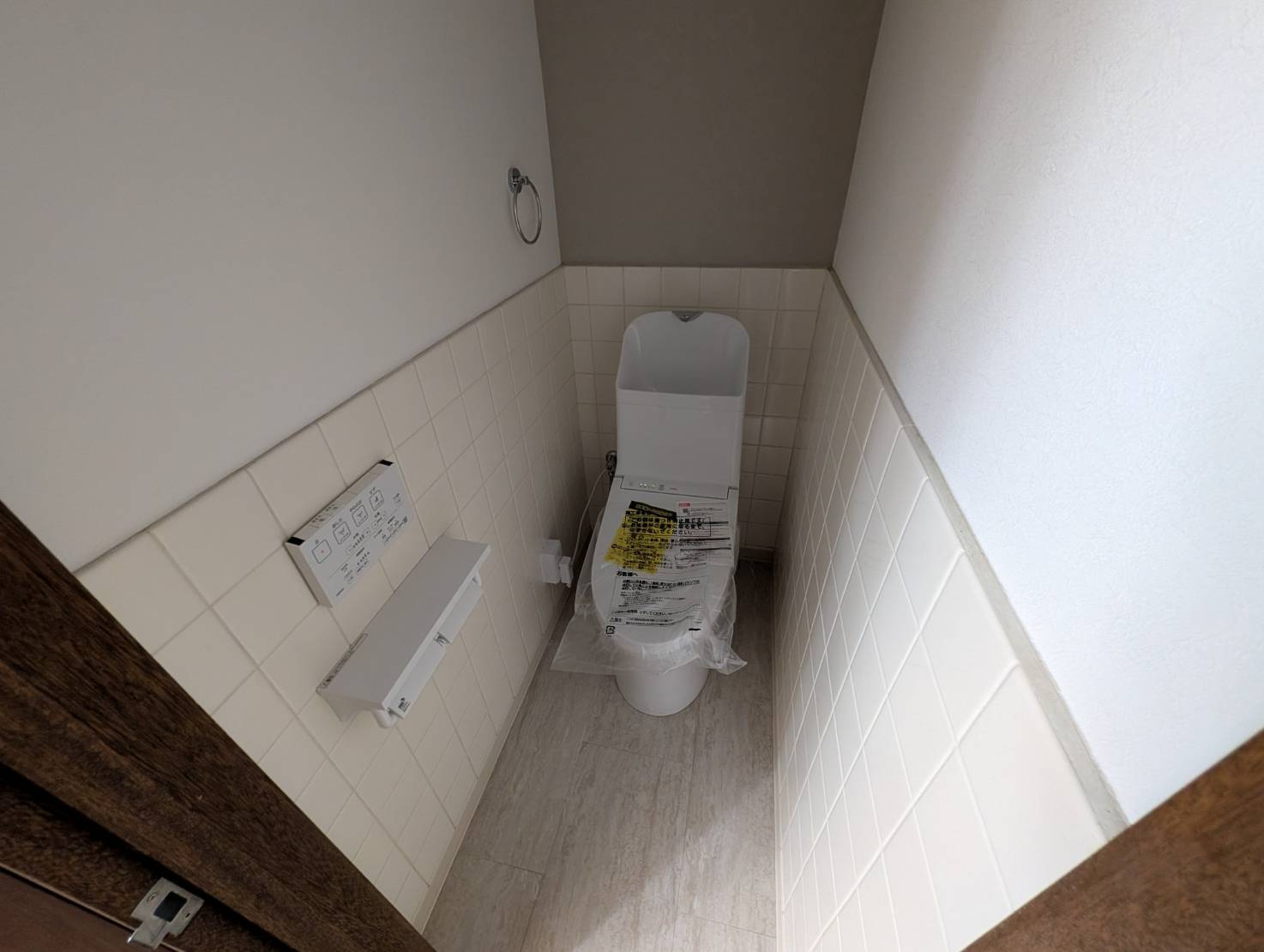 米崎中古戸建のトイレ|１階、２階にトイレを設置。朝の混雑時も快適に利用できます。