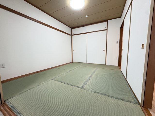 西神南ヒルズ2番館のエントランス