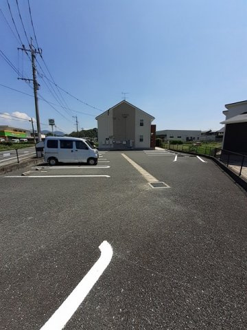 エレガントヴィラ山鹿の駐車場