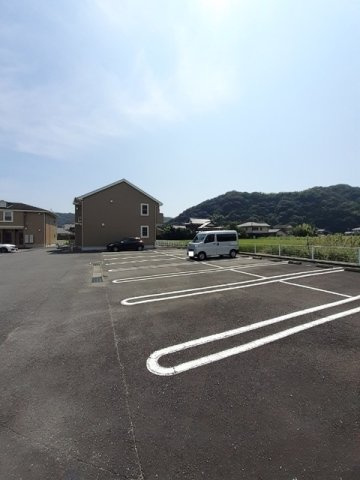 サンパティークの駐車場