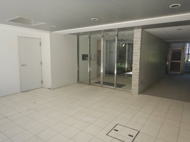 ブランクレア代々木公園のエントランス