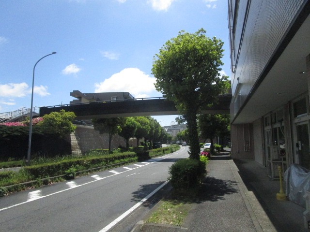 横浜市都筑区牛久保西２丁目の店舗事務所の周辺
