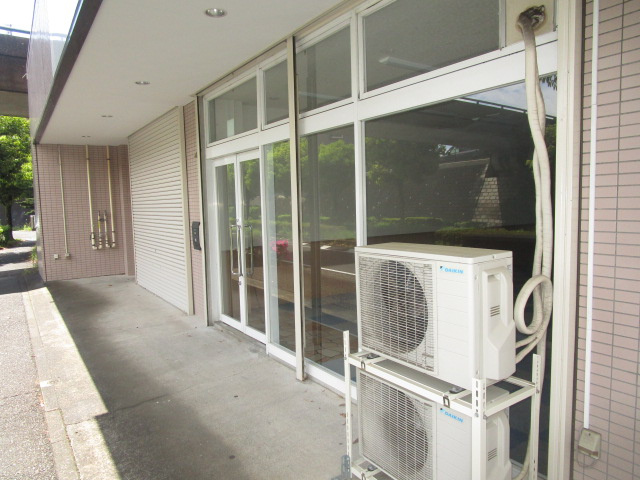 横浜市都筑区牛久保西２丁目の店舗事務所の外観