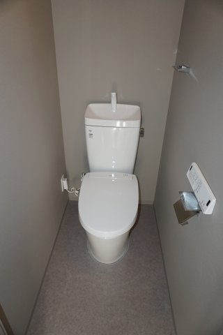 プレミアムフラット横濱紅葉坂のトイレ|シンプルで使いやすいトイレです