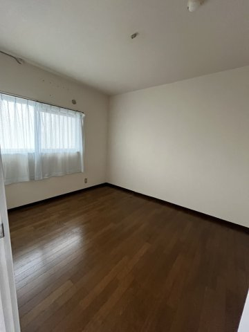 ラフレシア山崎の洋室