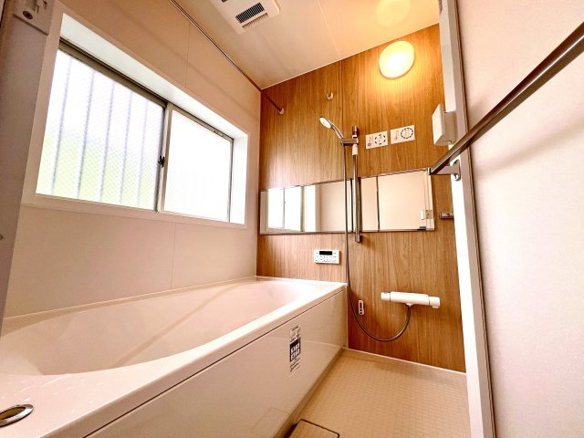 綾瀬市大上一丁目戸建の浴室