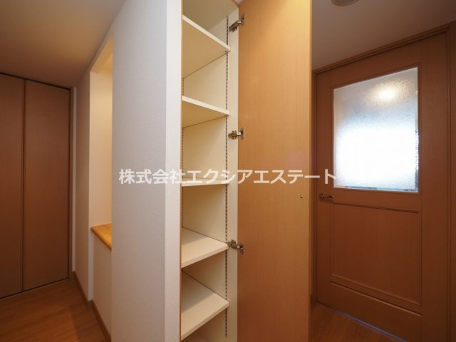 クラウンハイム西田辺の収納