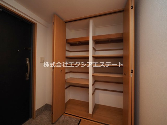 クラウンハイム西田辺の収納