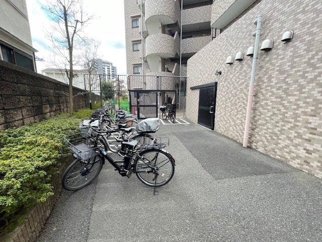 ライオンズシティ池袋の駐輪場