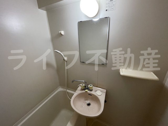 ウイングコート東大阪の洗面所