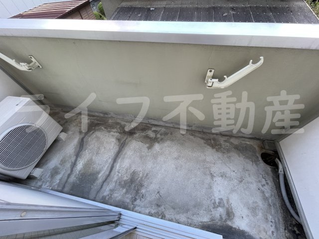 ウイングコート東大阪のバルコニー