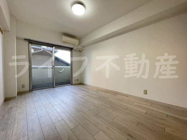 ウイングコート東大阪の居間・リビング