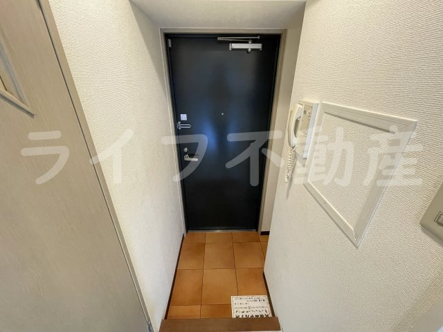 ウイングコート東大阪の玄関