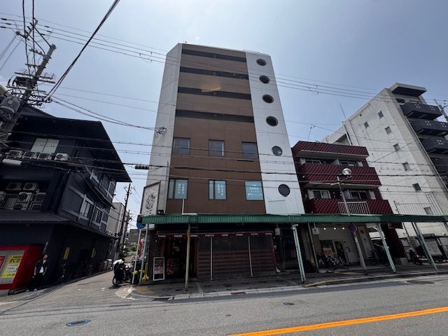 エステート茨木駅前の外観
