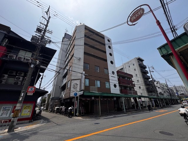 エステート茨木駅前のエントランス
