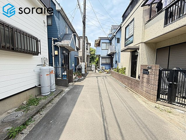 川越市岸町1丁目　中古戸建の前面道路含む現地写真|2026/7/24撮影