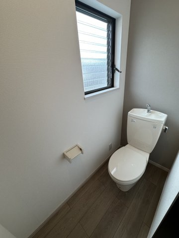 宇佐崎北貸戸建のトイレ