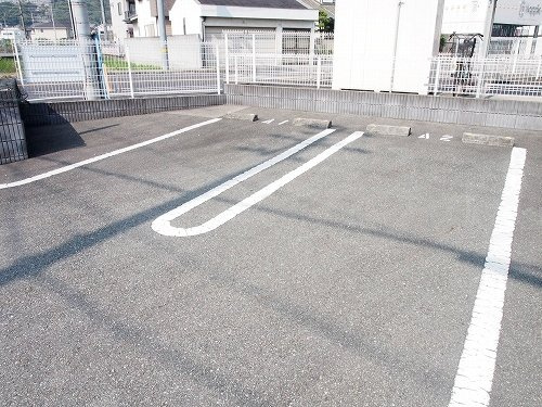 ブリーゼの駐車場