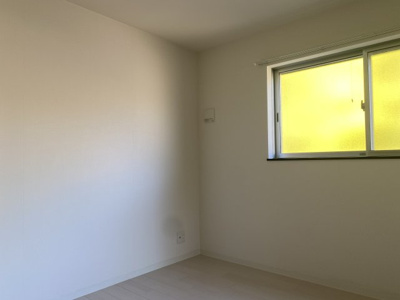 【洋室】 | コンフォート枚方元町 | 個人の部屋や寝室として使える洋室です