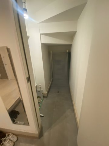 岡山市南区平福中古住宅のその他|収納もある玄関です
