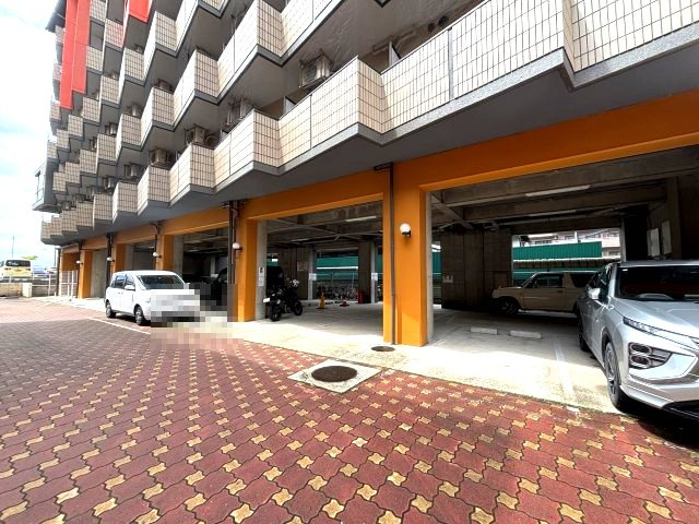 セレーナ喜志参番館Ⅱの駐車場
