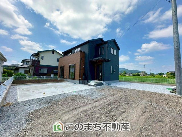 LiveleGarden.S宇都宮市中里町第5の駐車場|お車並列４台分ご用意しております♪
