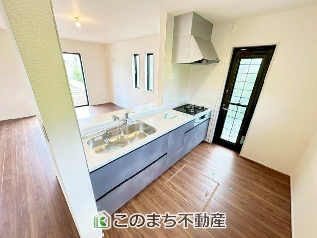 LiveleGarden.S宇都宮市中里町第5のキッチン|人気のカウンターキッチンになっているので家族とコミュニケーションを取りながらでも家事をこなせます！
