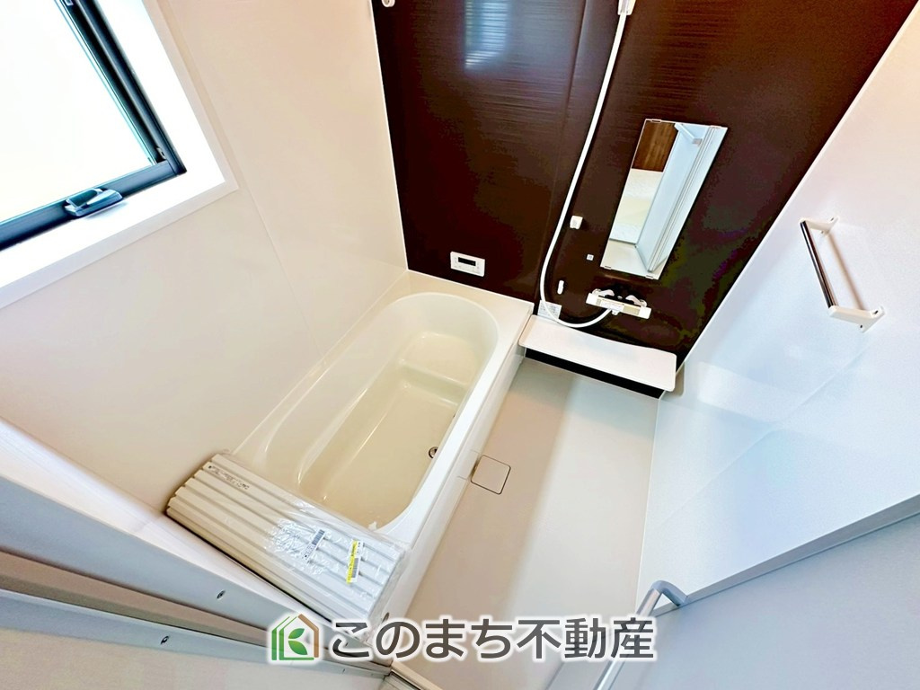 LiveleGarden.S宇都宮市中里町第5の浴室|"ゆったり１坪バスには換気・乾燥・暖房機能付き！！
大人も足を伸ばせるゆったり浴槽！！
ご家族皆さんで入っても、一人でゆっくり入っても一日の疲れを癒してくれるお風呂です！！"
