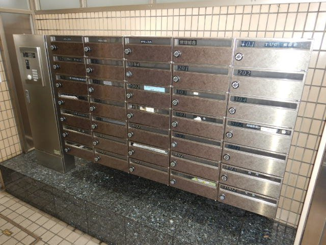 ラミアール鶯谷駅前の設備|ポスト