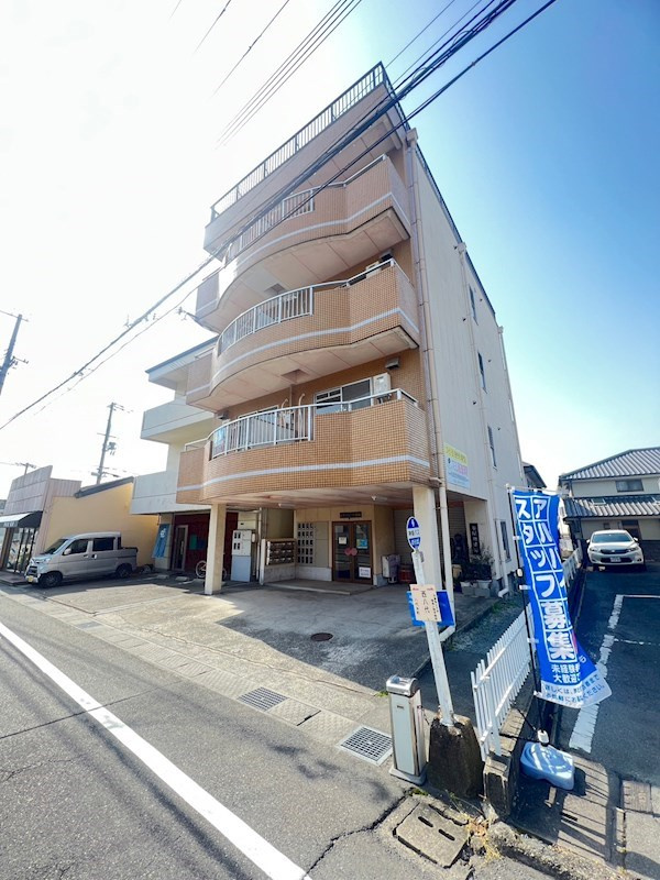 ローズレジデンス西八代の外観