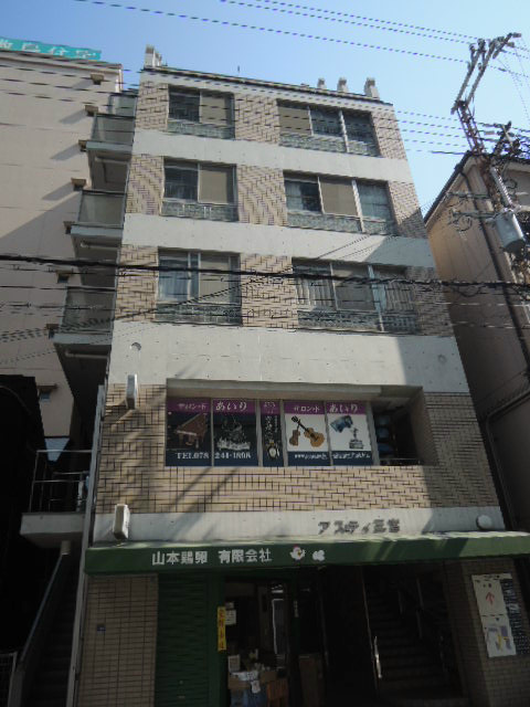 アスティ三宮の外観