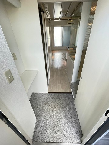 C4　Koshien　eastの玄関