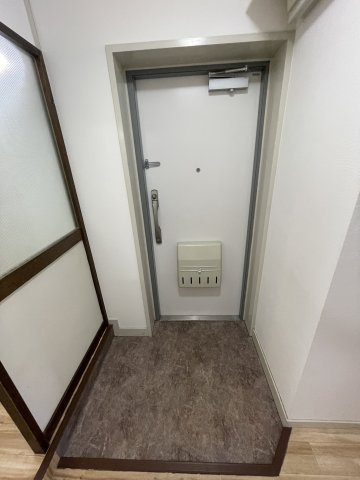 高倉台1団地２号棟の玄関