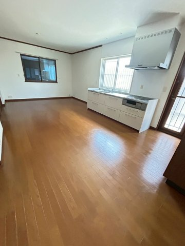 浜甲子園貸家の居間・リビング