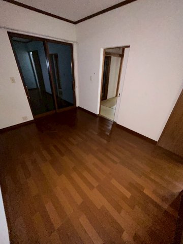浜甲子園貸家の寝室