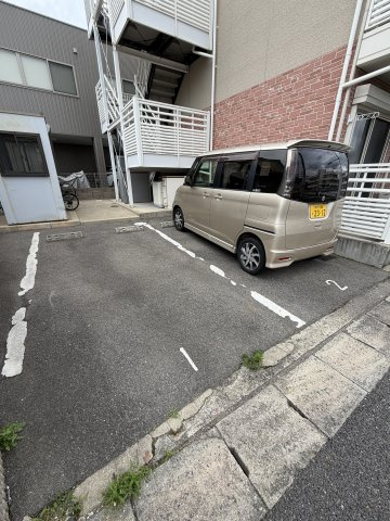 レオネクストエリア23の駐車場