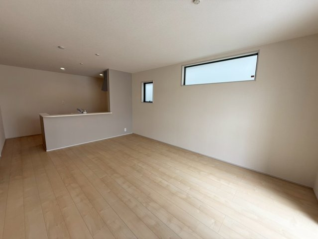 ■■南城市大里高平-1号棟（全3棟）の居間・リビング|ゆったり過ごせる居間です