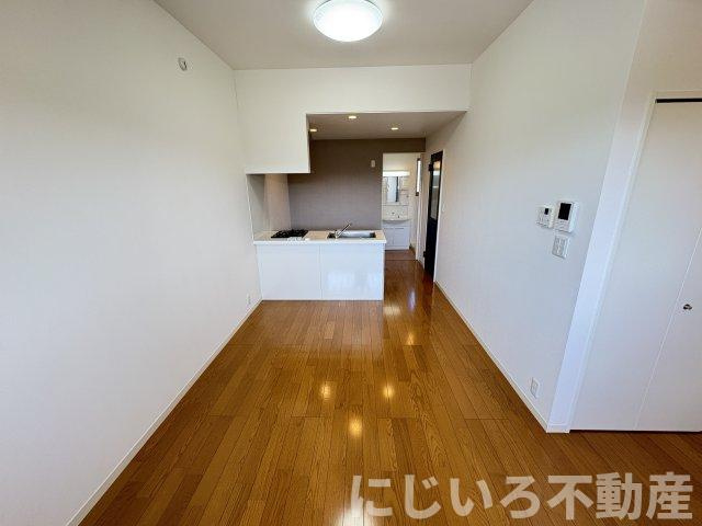 マビックエアーCの居間・リビング