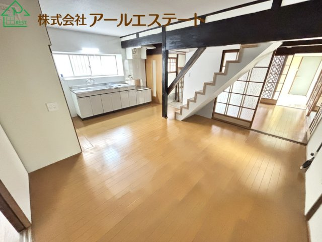 姫路市白浜町　　山陽電鉄「白浜の宮駅」徒歩9分の居間・リビング