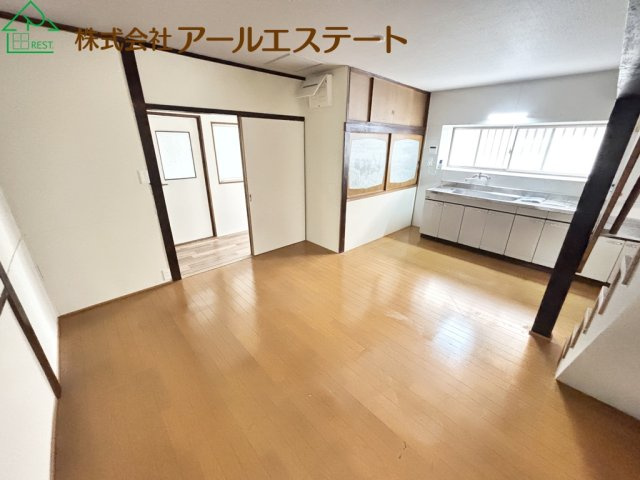 姫路市白浜町　　山陽電鉄「白浜の宮駅」徒歩9分の居間・リビング