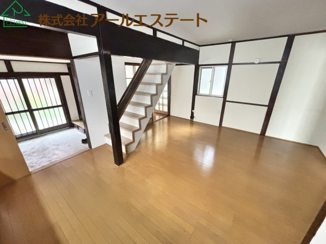 姫路市白浜町　　山陽電鉄「白浜の宮駅」徒歩9分の居間・リビング